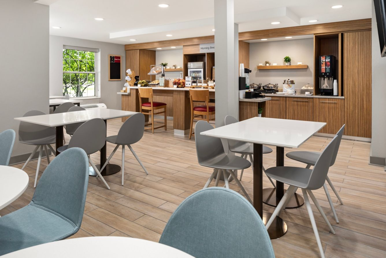TownePlace Suites Chicago Lombard, interior photo 6 of 6