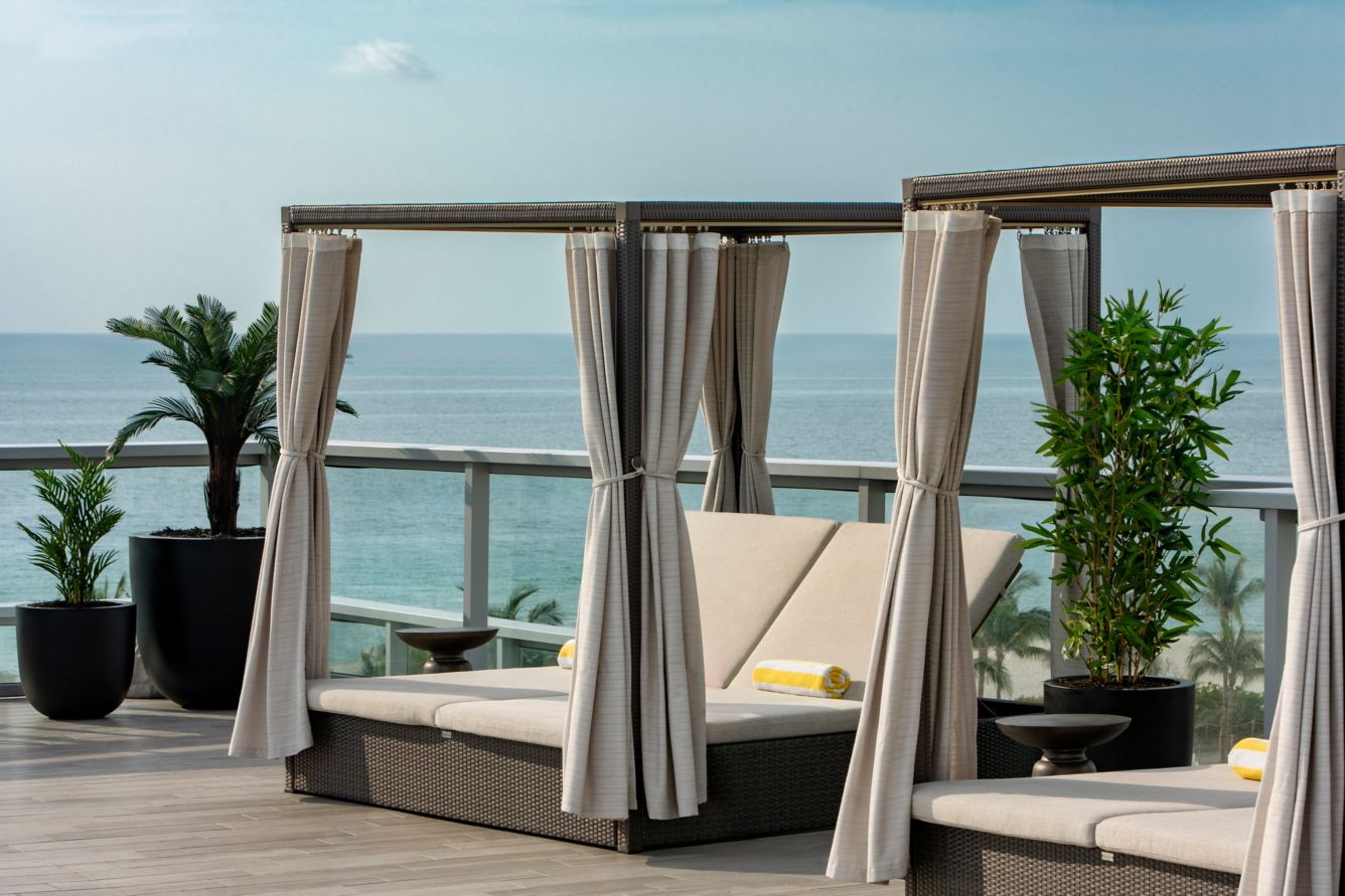 AC Hotel Miami Beach, interior photo 2 of 3